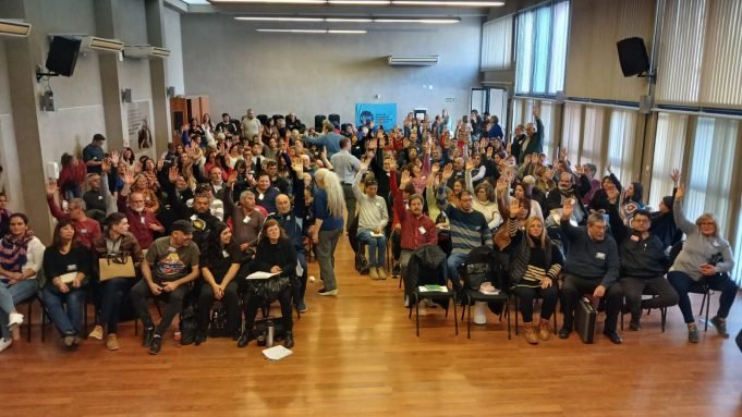 UEPC ACEPTÓ LA 4° PROPUESTA DEL GOBIERNO: 20 DEPARTAMENTOS VOTARON A FAVOR Y 6 EN CONTRA.