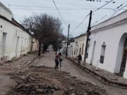 VILLA TULUMBA: LA MUNI TRABAJA EN LA PUESTA EN VALOR DE LA CALLE PRINCIPAL.