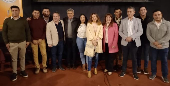 PRESENTACIÓN DEL PROGRAMA DE EMPLEO + 26 EN DEÁN FUNES AMTE LA MESA REGIONAL.