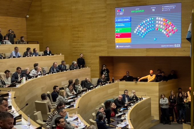 LA LEGISLATURA APROBÓ LA ADHESIÓN DE CÓRDOBA A LA LEY DE BLANQUEO DEL GOBIERNO NACIONAL.