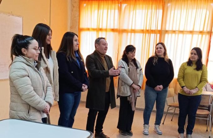 CAPACITACIÓN EN MICROEMPRENDIMIENTOS A CARGO DEL CEDER.