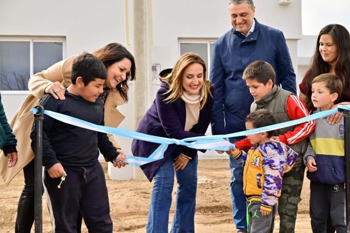 MYRIAN PRUNOTTO ENTREGÓ VIVIENDAS SEMILLA EN LA TORDILLA.