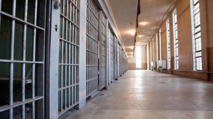 OPERATIVO EN LA CÁRCEL DE BOUWER: 25 ALLANAMIENTOS Y SECUESTRO DE CELULARES.