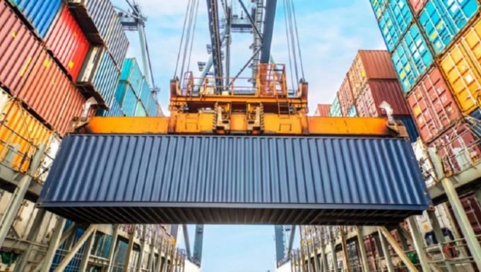 EL IMPUESTO PAIS BAJA A 7,5% DESDE EL LUNES PARA LA IMPORTACIÓN DE BIENES Y FLETES.