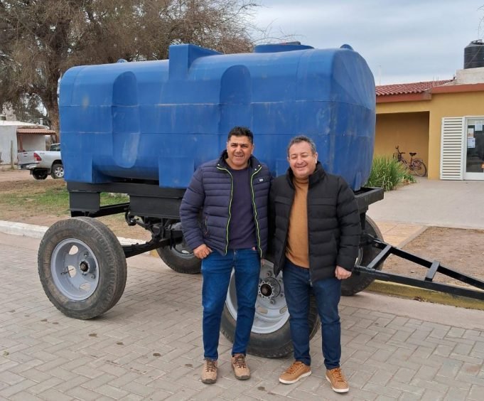 TANQUE CISTERNA PARA EL BENEFICIO DE LOS VECINOS DE AVELLANEDA.