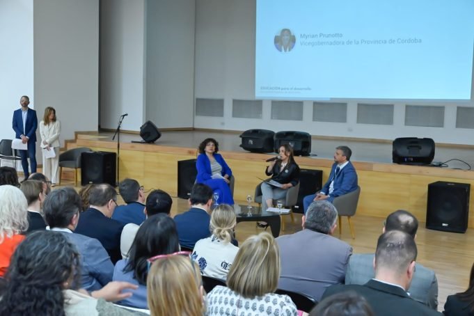 MYRIAN PRUNOTTO PRESIDIÓ LA INAUGURACIÓN DEL ENCUENTRO FEDERAL DE EDUCACIÓN DEL CIPPEC.