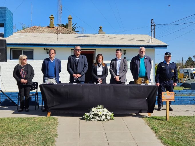 LA VICEGOBERNADORA MYRIAN PRUNOTTO ENTREGÓ UN NUEVO MÓVIL POLICIAL EN REDUCCIÓN.