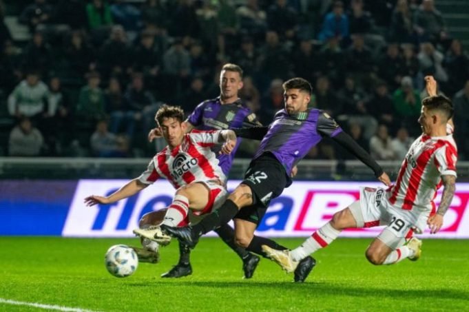 INSTITUTO LE GANÓ 2 A 1 A BANFIELD Y LOGRÓ TRES PUNTOS.