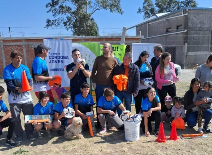 EL LEGISLADOR FIGUEROA Y LA AGENCIA CÓRDOBA JÓVENE RECORREN EL DEPARTAMENTO ISCHILÍN.