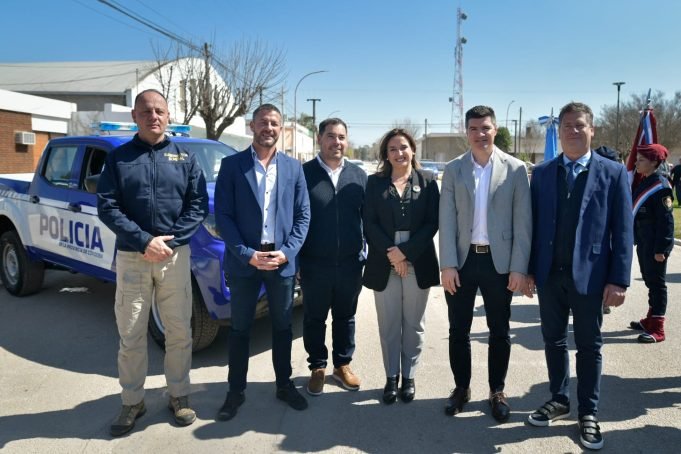 REFORZAMOS LA SEGURIDAD EN SAN ANTONIO DE LITÍN CON LA ENTREGA DE UN NUEVO MÓVIL POLICIAL.