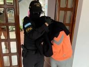 DEÁN FUNES: VENDÍA EN UN HOSPEDAJE, REALIZABA DELIVERY DE DROGAS Y QUEDÓ DETENIDA POR LA FPA