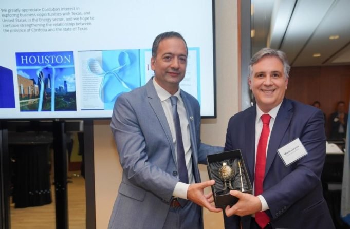 INVITADO POR AMCHAM, JUNTO A EMPRESARIOS CORDOBESES, LLARYORA CUMPLE UNA INTENSA AGENDA EN ESTADOS UNIDOS.