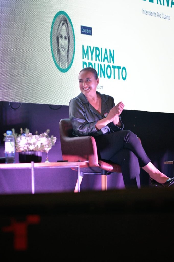 MYRIAN PRUNOTTO ANTE LA CÁMARA DE LA CONSTRUCCIÓN: “LA OBRA PÚBLICA NO ES UN GASTO, ES UNA INVERSIÓN”.