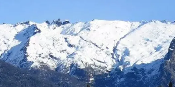 UNA PERSONA MURIÓ TRAS UNA AVALANCHA EN BARILOCHE Y HAY OTRA DESAPARECIDA.