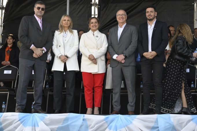 MYRIAN PRUNOTTO PRESIDIÓ LOS ACTOS DE ANIVERSARIO DE ALMAFUERTE.