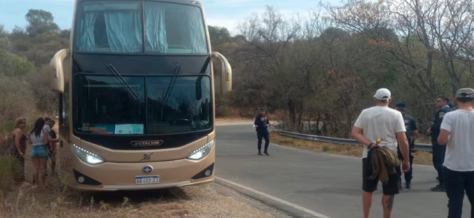 CARLOS PAZ: FALLECIÓ UNA TURISTA QUE PASEABA EN BICI AL SER EMBESTIDA POR UN COLECTIVO.