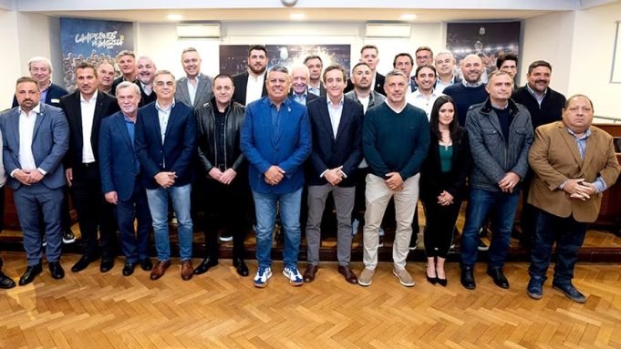 INAMOVIBLE: CLAUDIO “CHIQUI” TAPIA SEGUIRÁ SIENDO PRESIDENTE DE LA AFA HASTA EL 2028.