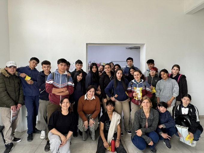 Especias Deán Funes recibió a alumnos del IPEM anexo Ischilín.