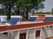 Futuro más sustentable en Villa Tulumba: Colocaron termotanques solares en la Hostería Municipal.