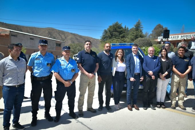 MYRIAN PRUNOTTO DESTACÓ EL PROFESIONALISMO DE LA POLICÍA DE CÓRDOBA Y SU IMPORTANTE ROL DURANTE LOS INCENDIOS.
