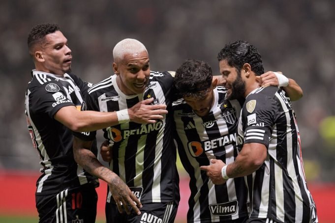 Copa Libertadores: River fue goleado por Mineiro en la ida de semifinales.