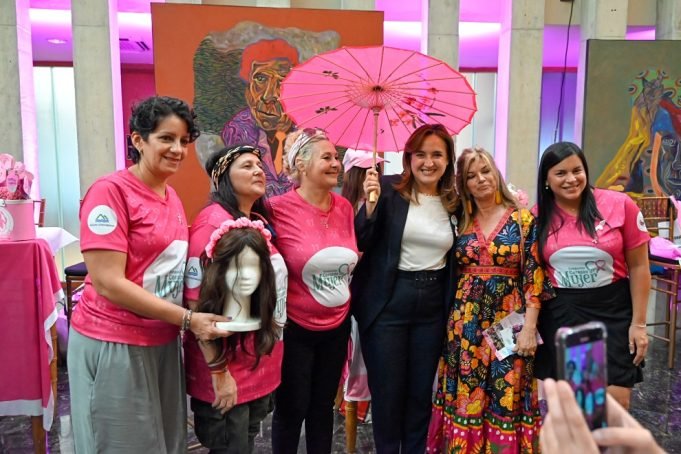 La Legislatura fue sede de la Expo Mujer Córdoba Rosa.