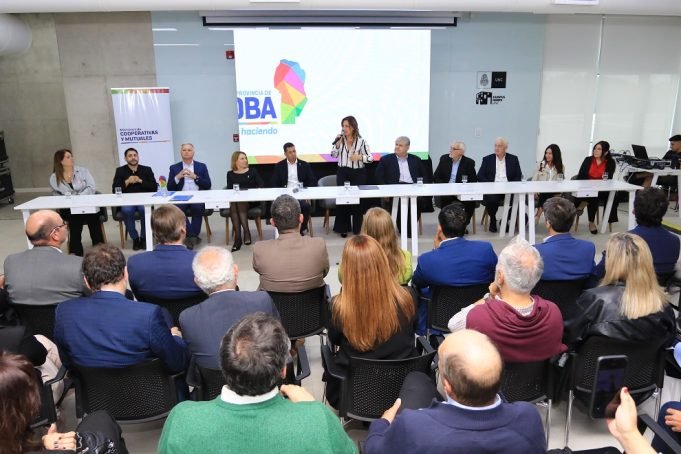 Myrian Prunotto presidió el lanzamiento de la Escuela de Cooperativas y Mutuales de Córdoba.