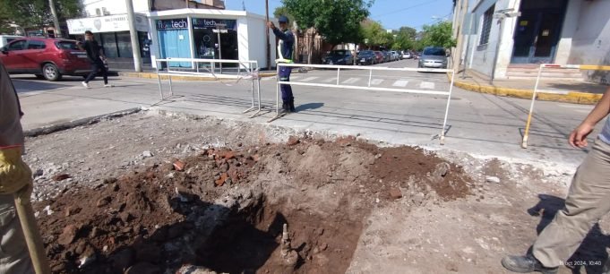 COPASA informa Obra en Barrio Centro.
