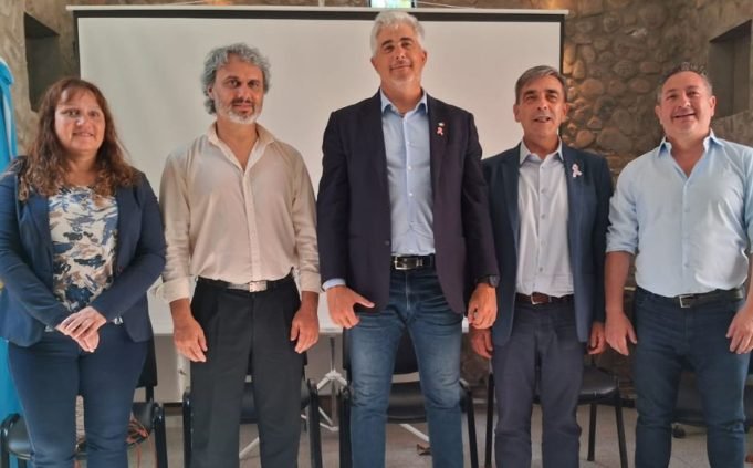 La intendente Nievas recibió al Ministro de Salud Provicnial Pieckenstainer.