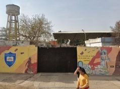 Córdoba: un alumno le dio un puñetazo a una profesora y huyó.