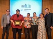 La Legislatura reconoció al director teatral Enrique Giungi.