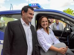 En el departamento General Roca, Prunotto entregó camionetas y fondos para seguridad e infraestructura.