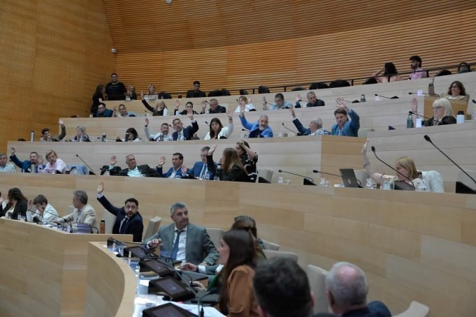 La Legislatura aprobó la nueva ley que regula la actividad náutica en la provincia de Córdoba.