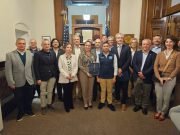 La delegación cordobesa en EEUU fue recibida por el secretario de Estado de Indiana
