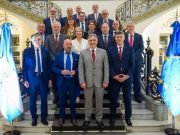 Llaryora se reunió con embajadores de la Unión Europea.