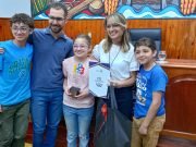 Reconocieron en el Concejo Deliberante a una niña que participó en las Olimpiadas de Matemática en Chile.