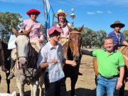 Figueroa presente en las destrezas gauchas festejando el Día de la Tradición.