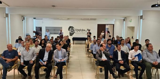 Deán Funes presente: Encuentro de cierre de año de la mesa provincial de parques industriales.