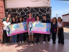 Entrega de vouchers a los abanderados y escoltas de escuelas secundarias.
