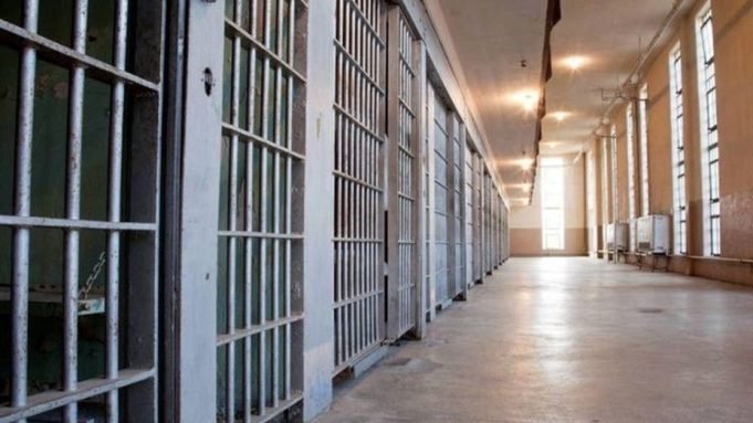 Córdoba: estaba en la cárcel, cambió de género, violó y embarazó a otra interna.