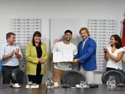 La Legislatura reconoció a Jeremías Azaña por su desempeño en el squash.