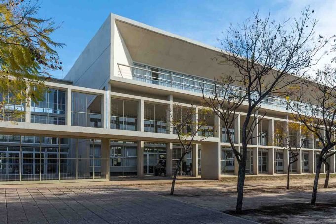 Intoxicación masiva en la Facultad de Arquitectura de Córdoba: cerca de 50 personas se vieron afectadas.
