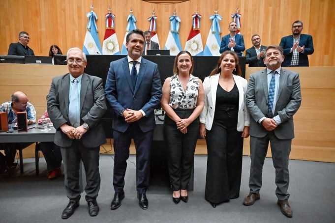 Fueron confirmadas las autoridades de la Unicameral para el período legislativo 2025.