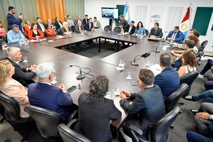 Legisladores trataron proyectos para actualizar normativas vinculadas con los profesionales del derecho.