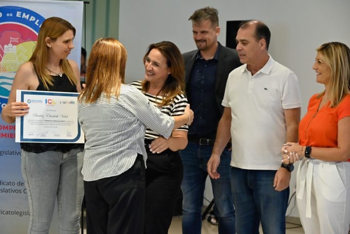 Finalizó el curso de oratoria dictado por el Instituto de Capacitación Legislativa Córdoba.
