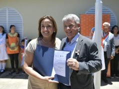 Myrian Prunotto encabezó la presentación de la bandera de Media Naranja.