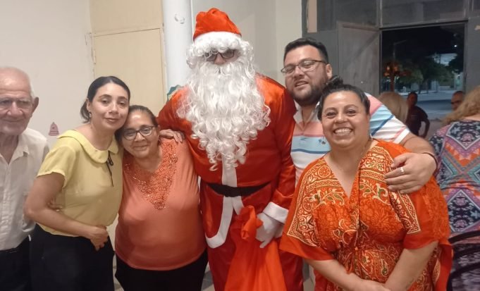 Para solos y todos: Deán Funes celebrará un año más la Navidad en el Salón Parroquial.
