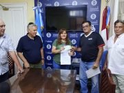 La Intendenta Andrea Nievas entregó un subsidio para homenajear a Roberto Della Casa.