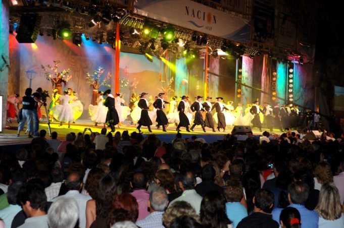 Se acerca el Festival Nacional de Folklore de Cosquín 2025: Celebrando 65 ediciones de tradición y cultura.