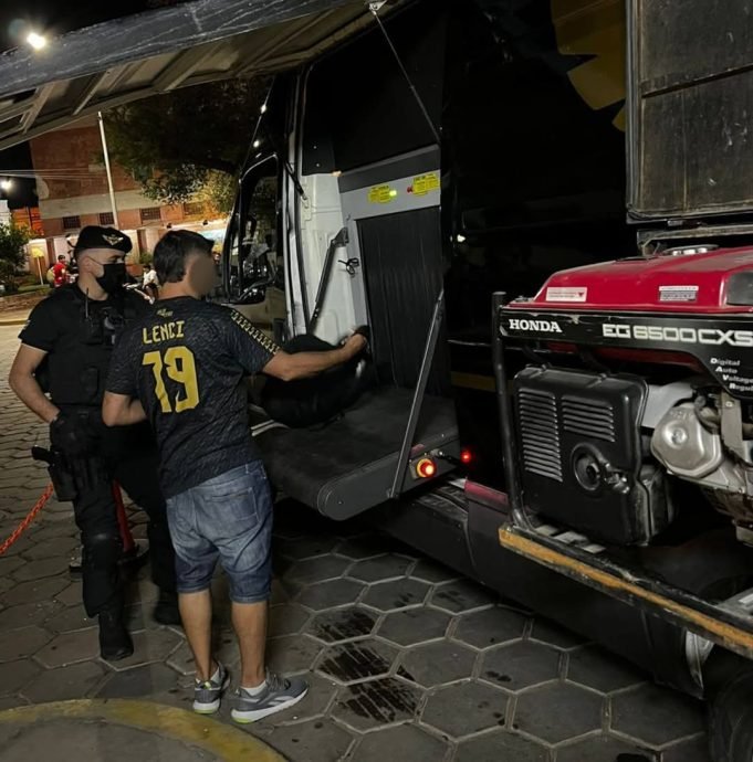 La FPA realizó controles preventivos en la terminal de ómnibus de Deán Funes.